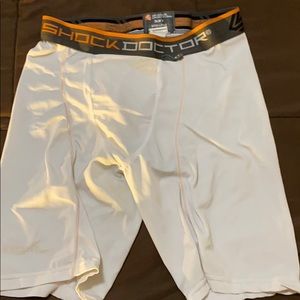 ShockDoctor Compression short